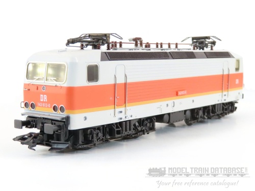 Electric locomotive BR 143 - DR maerklin-3445-overview
